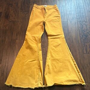 SHYANNE HIGH RISE SUPER FLARE STRETCH JEANS